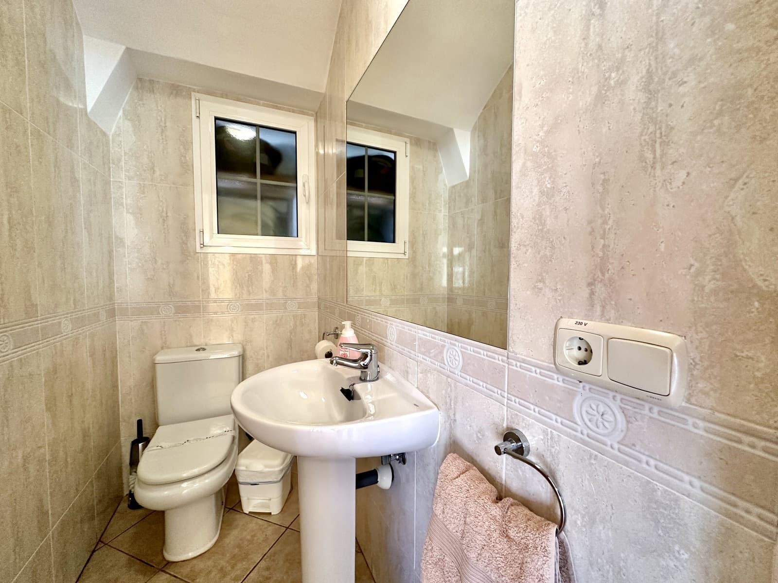 3 soveværelse Villa til salg i Caleta de Fuste med swimmingpool garage - € 749.000 (Ref: 7963140)