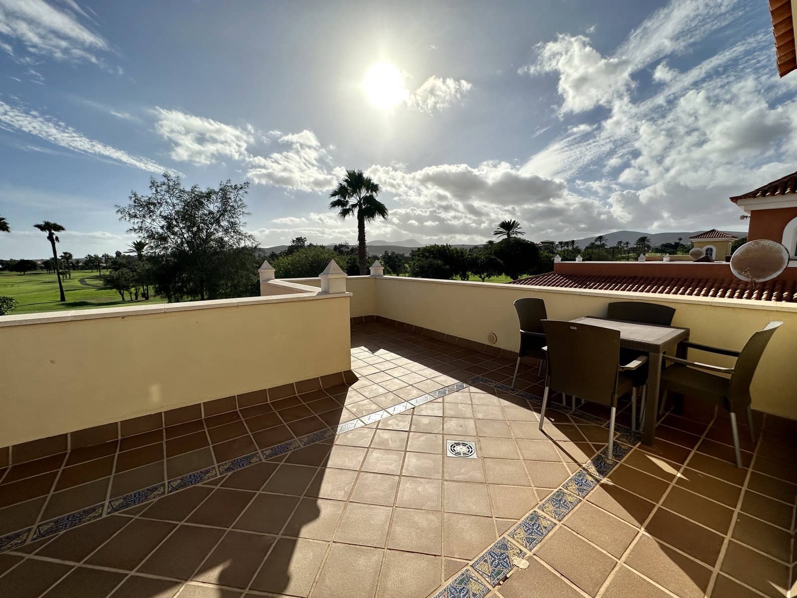 3 soveværelse Villa til salg i Caleta de Fuste med swimmingpool garage - € 749.000 (Ref: 7963140)