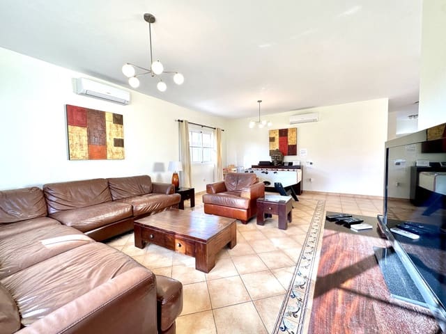 3 soveværelse Villa til salg i Caleta de Fuste, Antigua med swimmingpool garage - € 749.000 (Ref: 7963140)