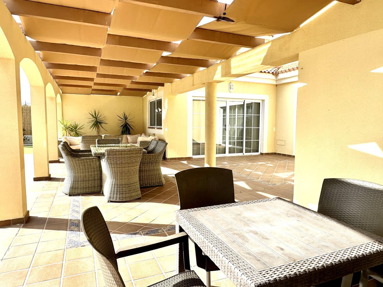 3 soveværelse Villa til salg i Caleta de Fuste med swimmingpool garage - € 749.000 (Ref: 7963140)