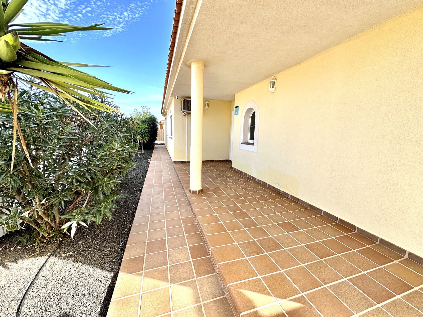 3 soveværelse Villa til salg i Caleta de Fuste med swimmingpool garage - € 749.000 (Ref: 7963140)