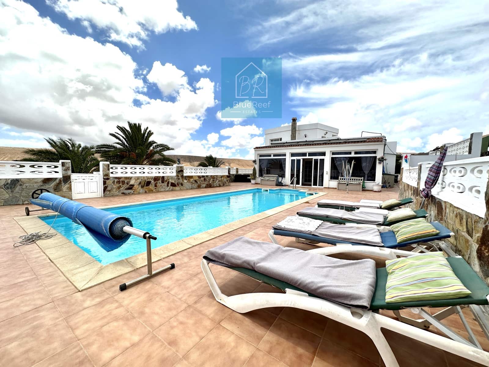 3 soverom Villa til salgs i La Oliva med svømmebasseng garasje - € 475 000 (Ref: 7963581)