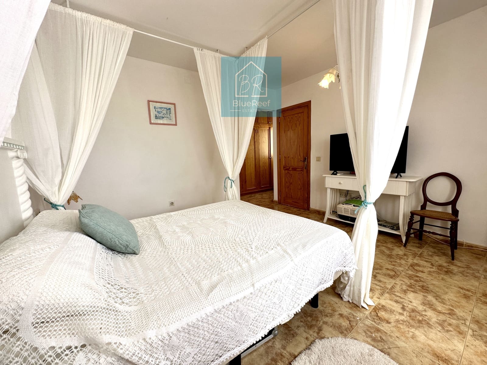 3 soverom Villa til salgs i La Oliva med svømmebasseng garasje - € 475 000 (Ref: 7963581)