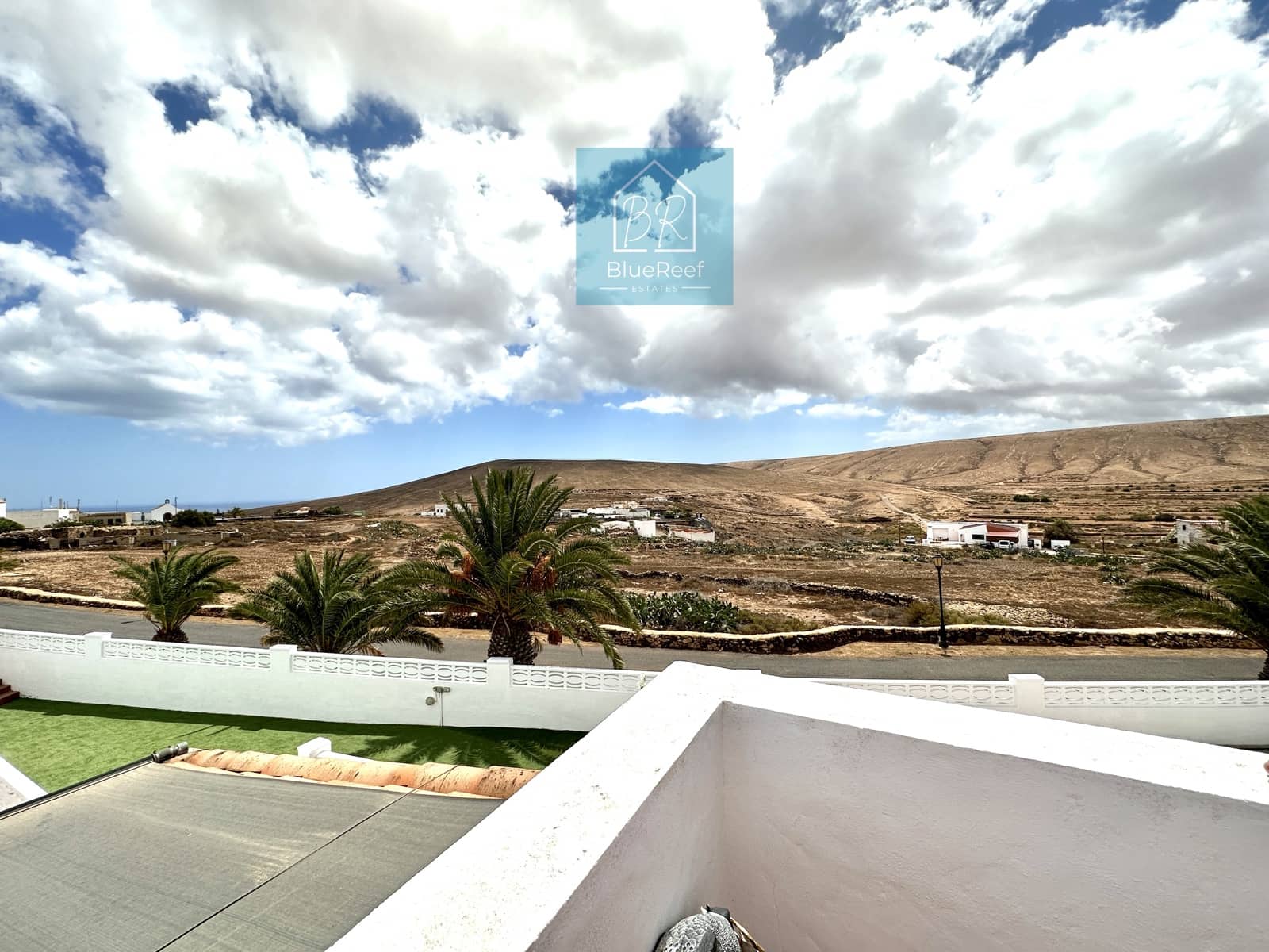 3 soverom Villa til salgs i La Oliva med svømmebasseng garasje - € 475 000 (Ref: 7963581)