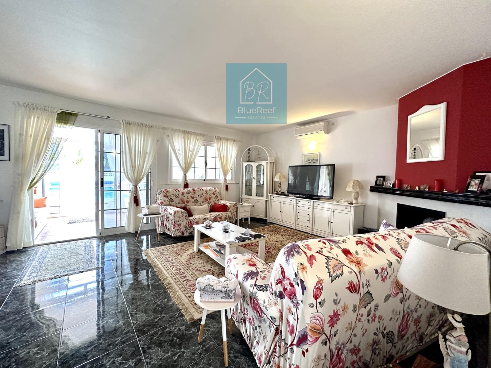 3 soverom Villa til salgs i La Oliva med svømmebasseng garasje - € 475 000 (Ref: 7963581)