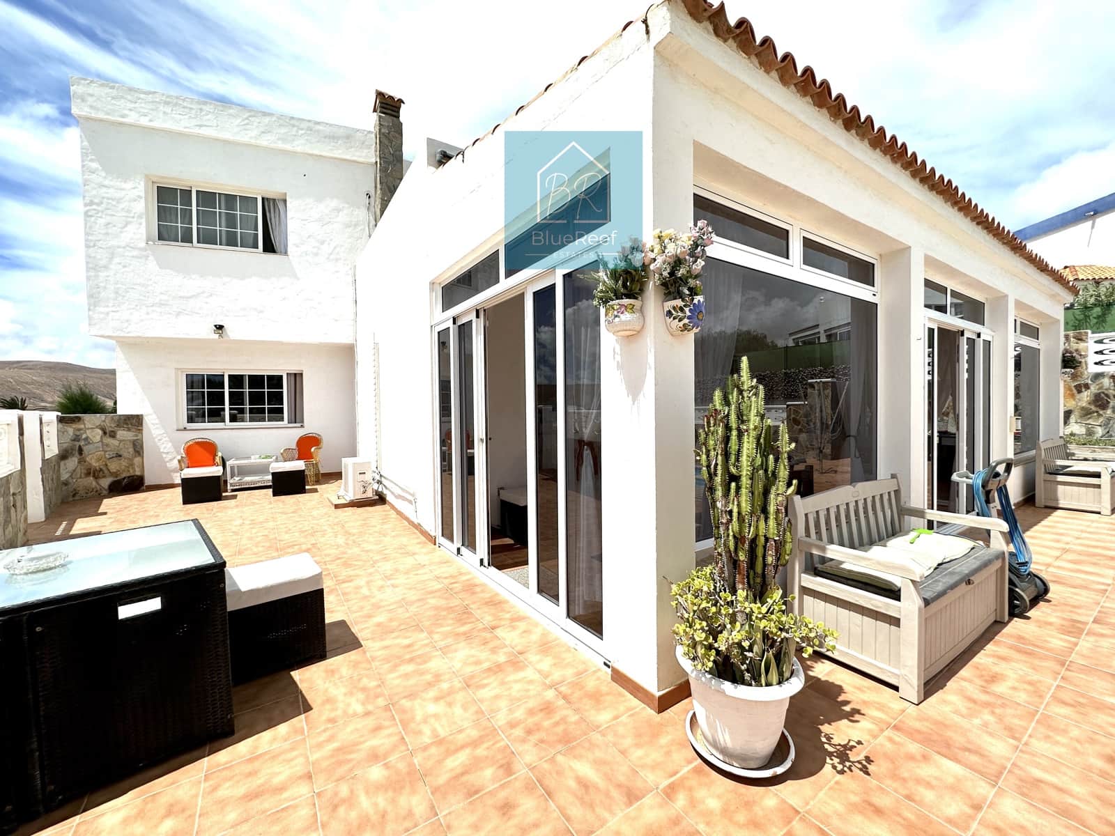 3 soverom Villa til salgs i La Oliva med svømmebasseng garasje - € 475 000 (Ref: 7963581)