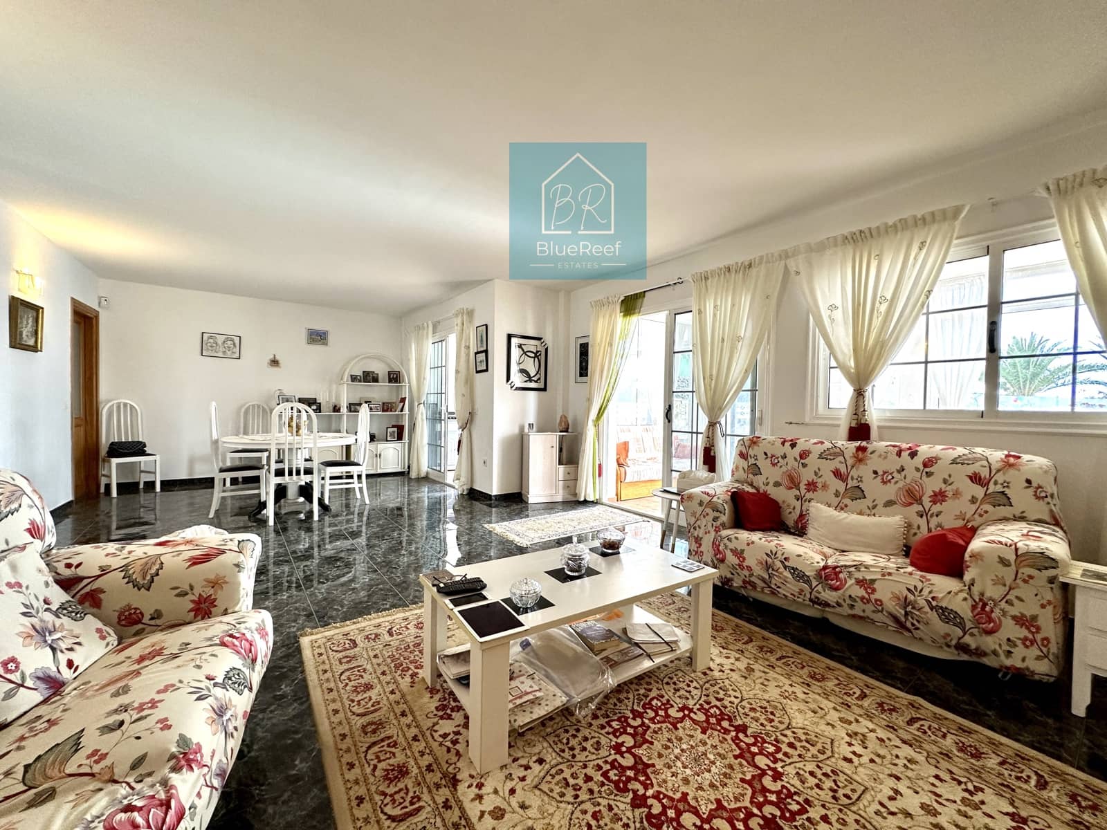 3 soverom Villa til salgs i La Oliva med svømmebasseng garasje - € 475 000 (Ref: 7963581)