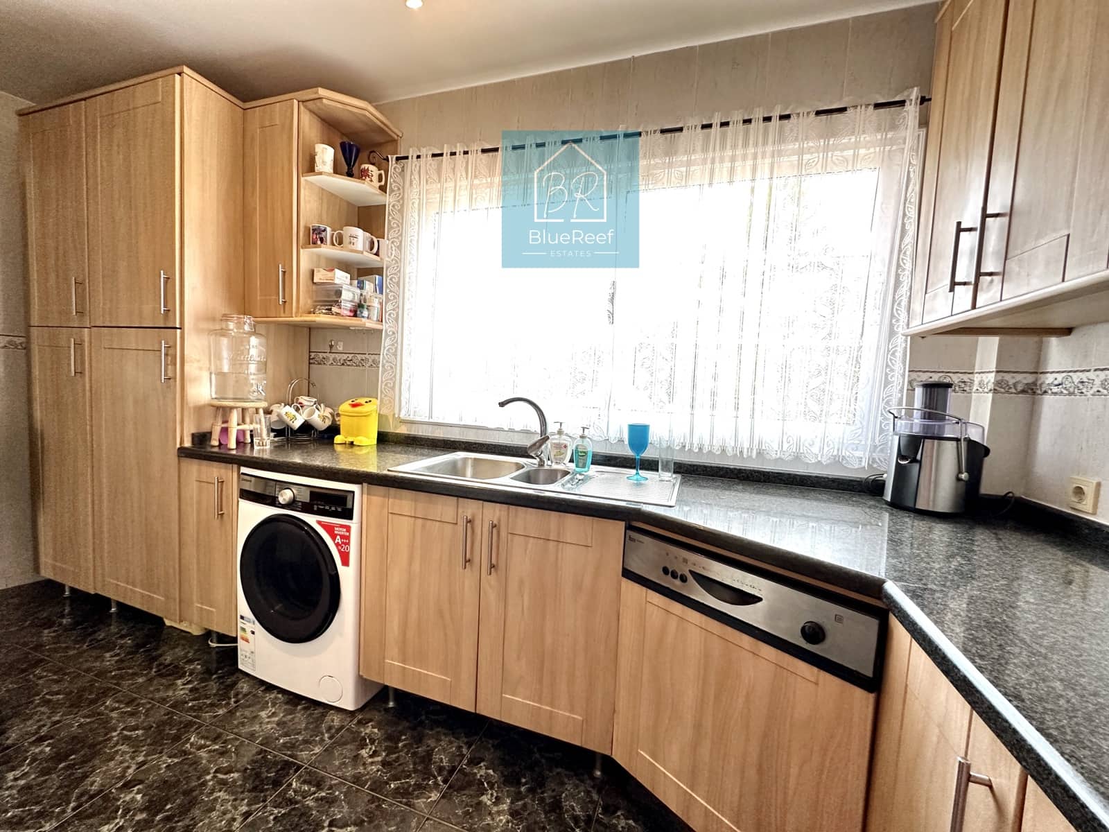 3 soverom Villa til salgs i La Oliva med svømmebasseng garasje - € 475 000 (Ref: 7963581)