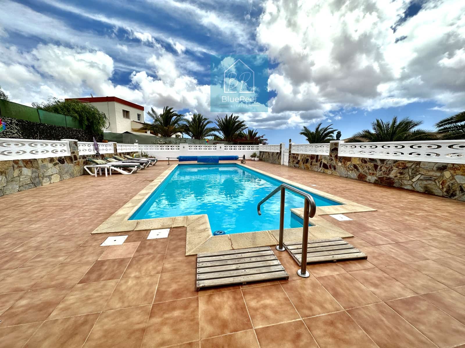 3 soverom Villa til salgs i La Oliva med svømmebasseng garasje - € 475 000 (Ref: 7963581)