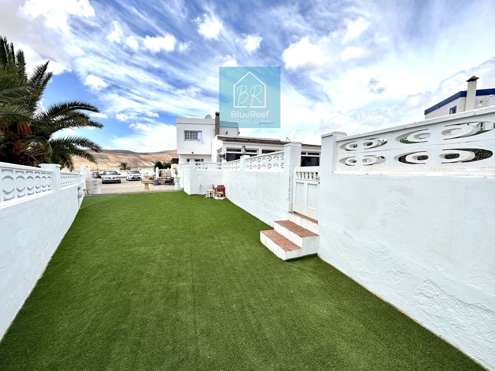 3 soverom Villa til salgs i La Oliva med svømmebasseng garasje - € 475 000 (Ref: 7963581)