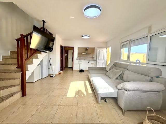 3 soverom Hus til salgs i El Matorral, Puerto del Rosario med garasje - € 250 000 (Ref: 8473152)