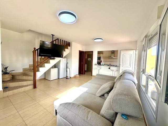 3 soverom Hus til salgs i El Matorral, Puerto del Rosario med garasje - € 250 000 (Ref: 8473152)