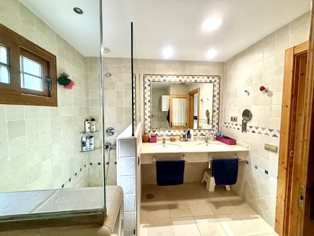 4 soveværelse Byhus til salg i Triquivijate, Antigua med swimmingpool - € 550.000 (Ref: 8487093)