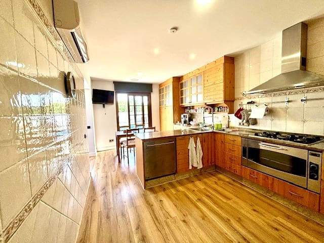 4 soveværelse Byhus til salg i Triquivijate, Antigua med swimmingpool - € 550.000 (Ref: 8487093)