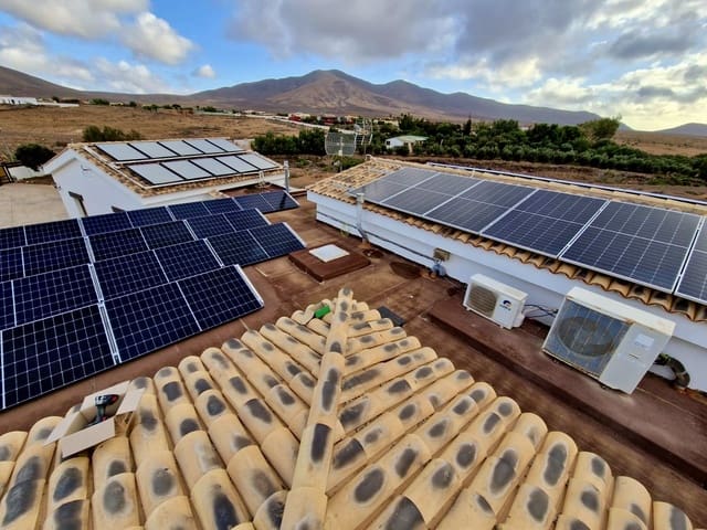 4 soveværelse Byhus til salg i Triquivijate, Antigua med swimmingpool - € 550.000 (Ref: 8487093)