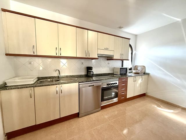 3 soveværelse Villa til salg i Corralejo, La Oliva med swimmingpool garage - € 480.000 (Ref: 8829949)