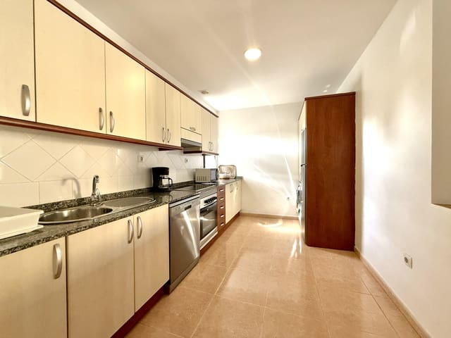 3 soveværelse Villa til salg i Corralejo, La Oliva med swimmingpool garage - € 480.000 (Ref: 8829949)