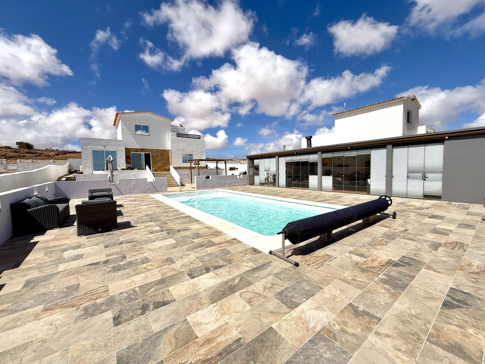 3 soveværelse Villa til salg i Triquivijate - € 675.000 (Ref: 8885821)