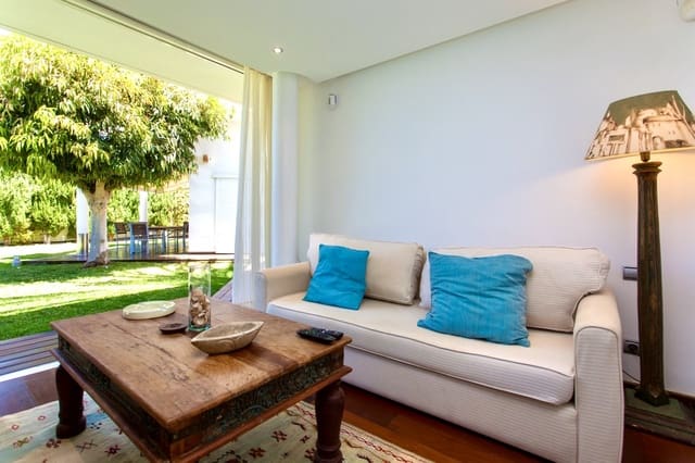 3 chambre Villa/Maison à vendre à Corralejo, La Oliva avec piscine garage - 1 150 000 € (Ref: 8940960)