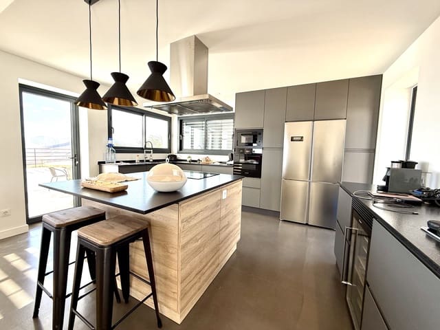 3 soverom Villa til salgs i Puerto del Rosario - € 650 000 (Ref: 8952144)