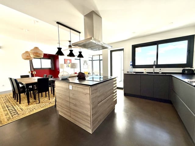 3 soverom Villa til salgs i Puerto del Rosario - € 650 000 (Ref: 8952144)