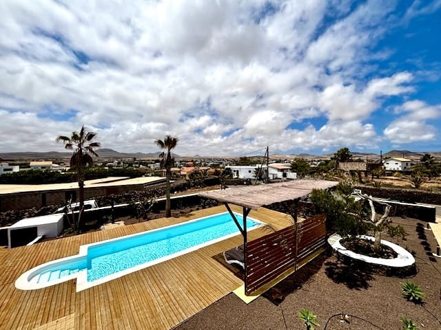 3 soveværelse Finca/Landehus til salg i Lajares med swimmingpool garage - € 1.300.000 (Ref: 9101602)