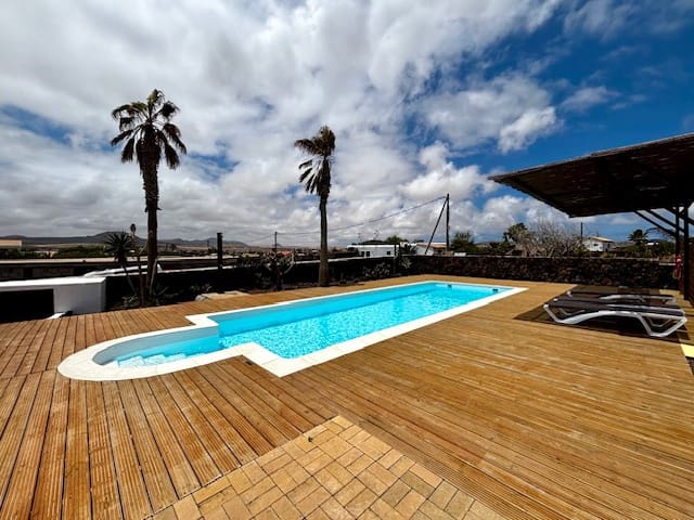 3 soveværelse Finca/Landehus til salg i Lajares med swimmingpool garage - € 1.300.000 (Ref: 9101602)