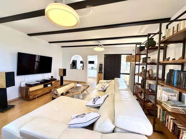 4 Zimmer Finca/Landgut zu verkaufen in Casillas de Morales, Antigua mit Pool - 470.000 € (Ref: 9101603)