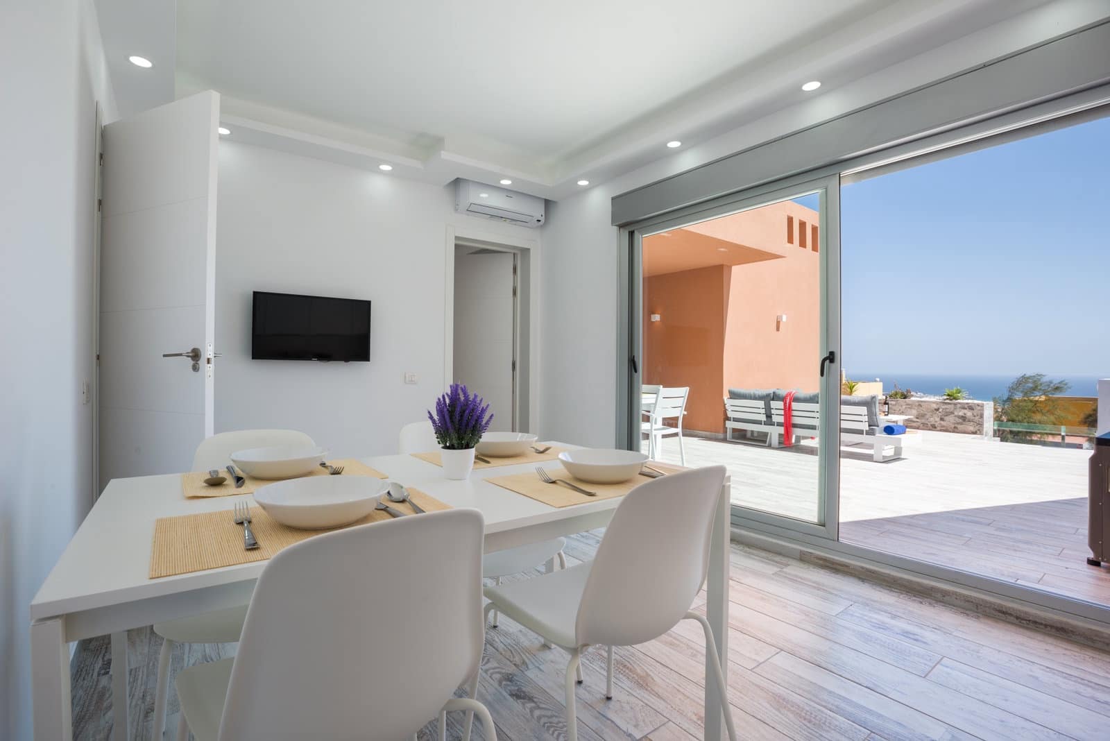 5 sypialnia Apartament na sprzedaż w Caleta de Fuste z basenem garażem - 655 000 € (Ref: 9293497)