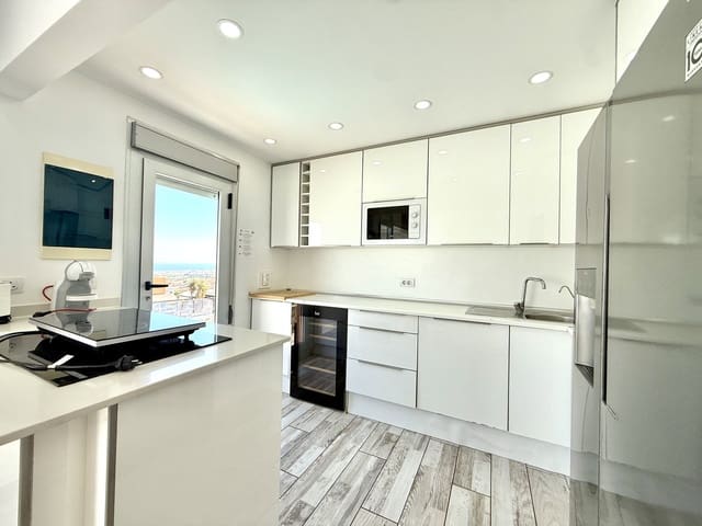 5 bedroom Apartment for sale in Caleta de Fuste, Antigua with pool garage - € 655,000 (Ref: 9293497)