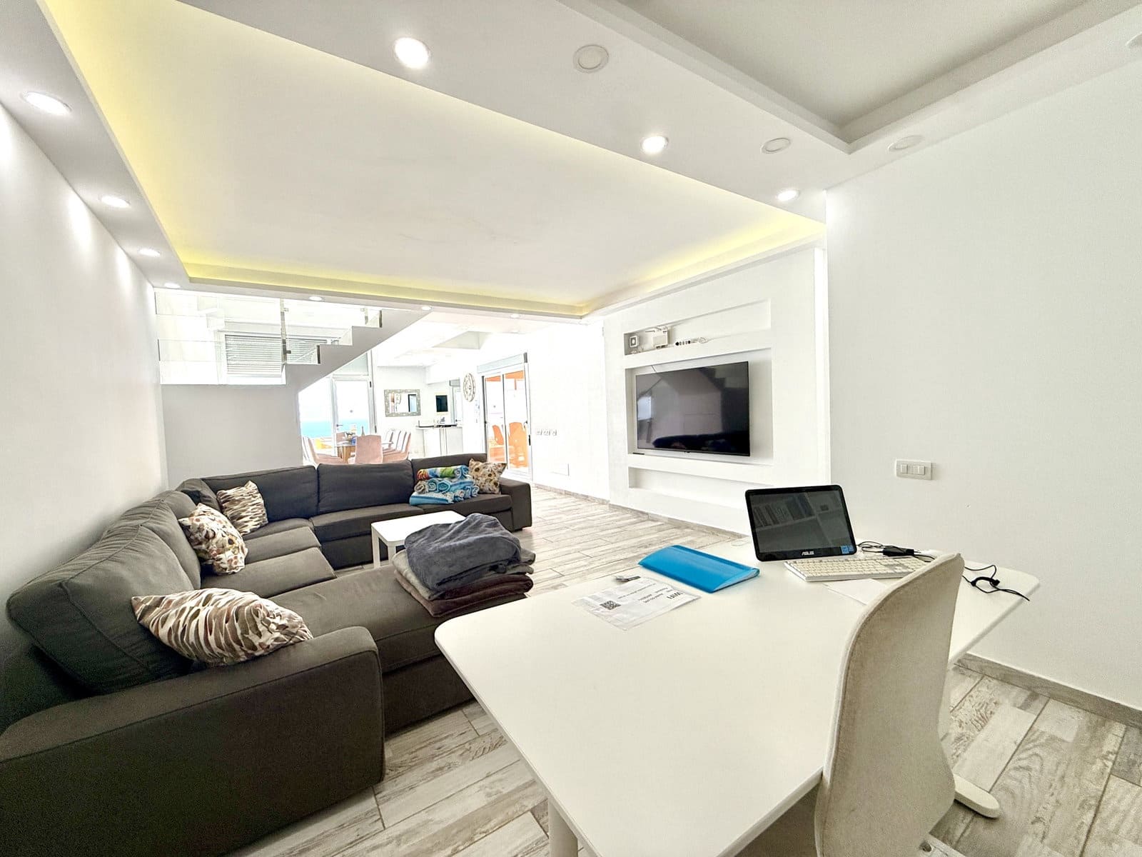 5 sypialnia Apartament na sprzedaż w Caleta de Fuste z basenem garażem - 655 000 € (Ref: 9293497)