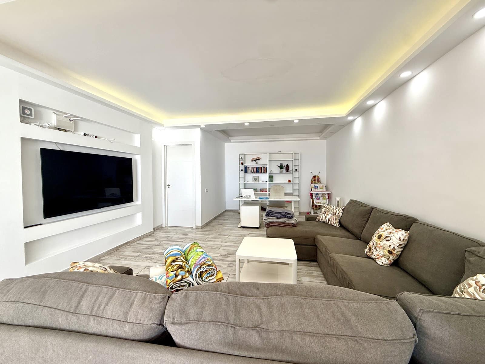 5 sypialnia Apartament na sprzedaż w Caleta de Fuste z basenem garażem - 655 000 € (Ref: 9293497)
