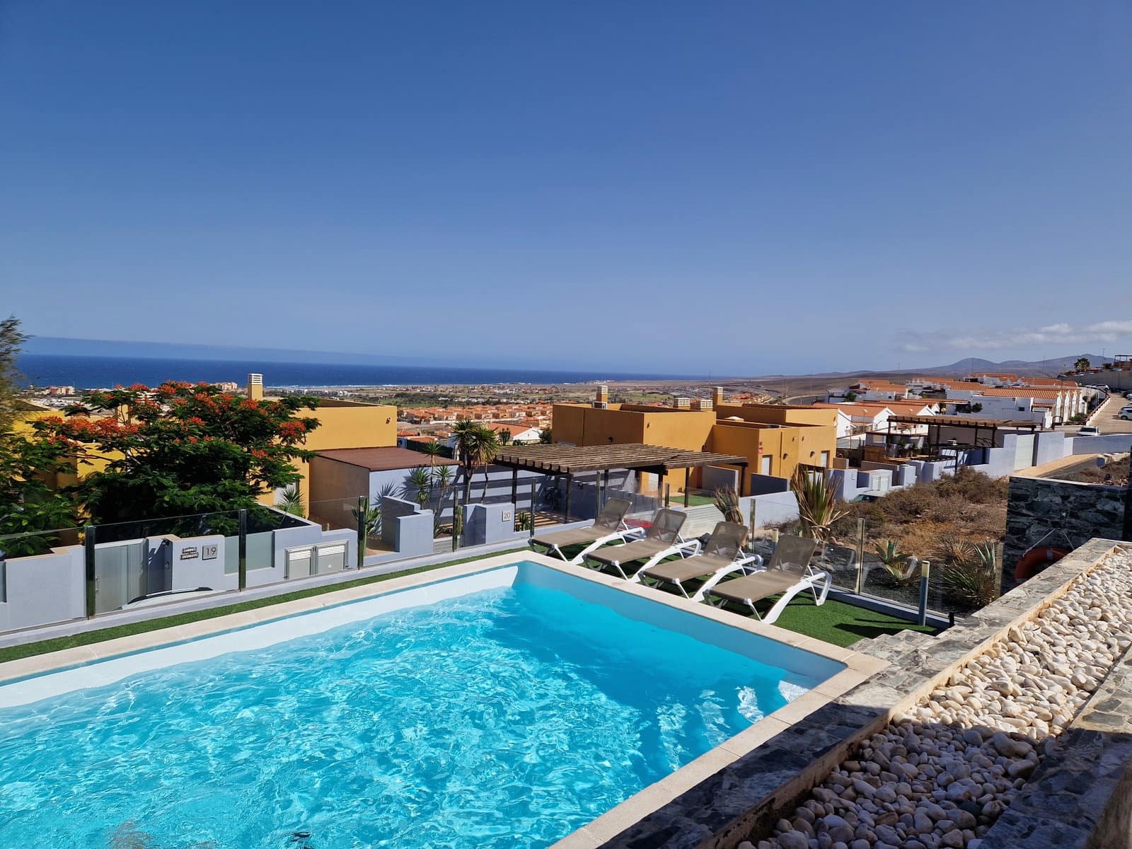 5 sypialnia Apartament na sprzedaż w Caleta de Fuste z basenem garażem - 655 000 € (Ref: 9293497)
