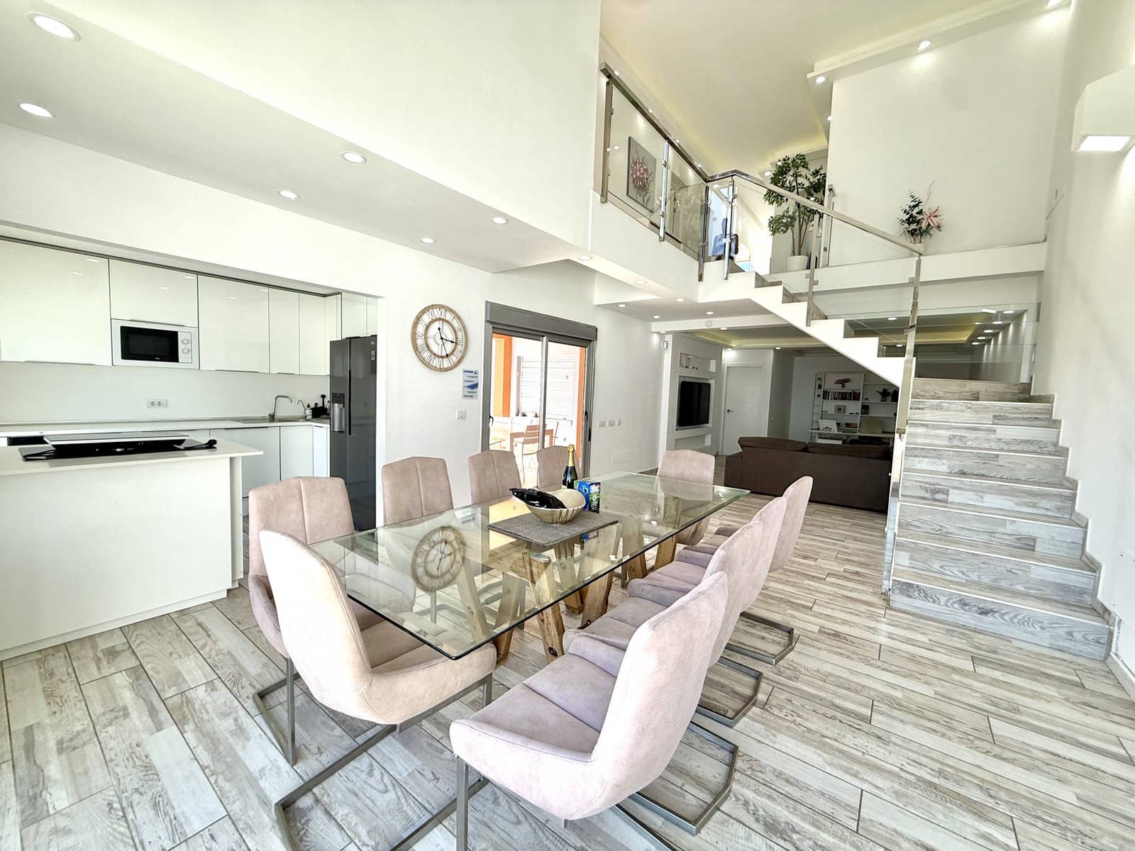 5 sypialnia Apartament na sprzedaż w Caleta de Fuste z basenem garażem - 655 000 € (Ref: 9293497)