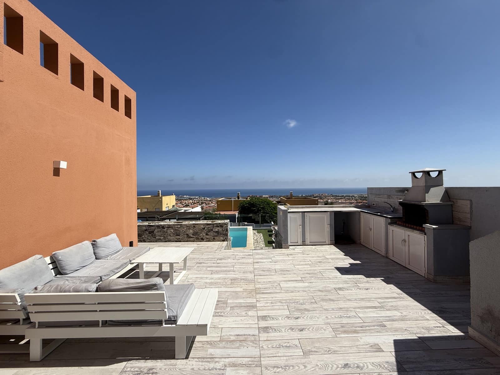 5 sypialnia Apartament na sprzedaż w Caleta de Fuste z basenem garażem - 655 000 € (Ref: 9293497)