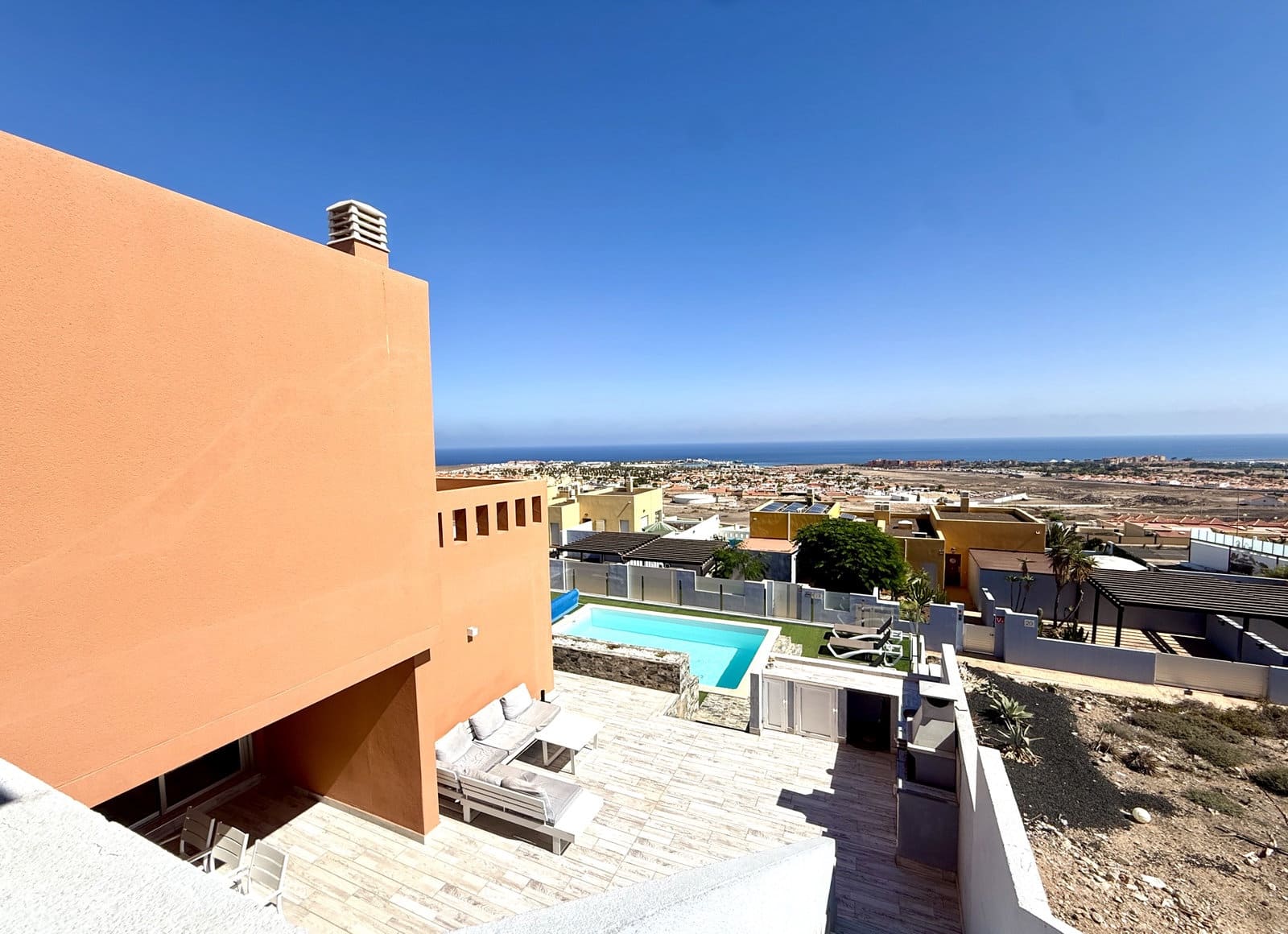 5 sypialnia Apartament na sprzedaż w Caleta de Fuste z basenem garażem - 655 000 € (Ref: 9293497)