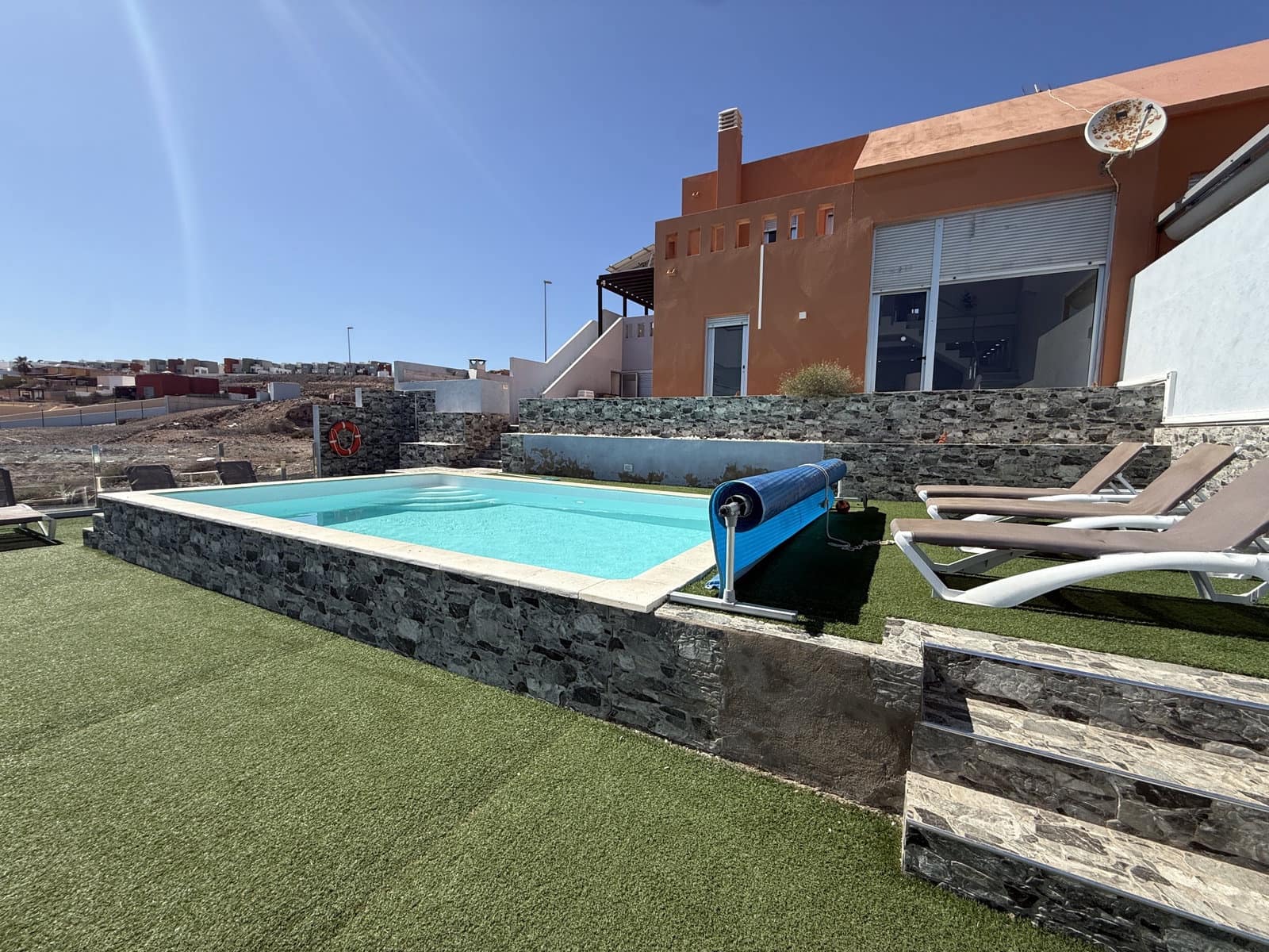 5 sypialnia Apartament na sprzedaż w Caleta de Fuste z basenem garażem - 655 000 € (Ref: 9293497)