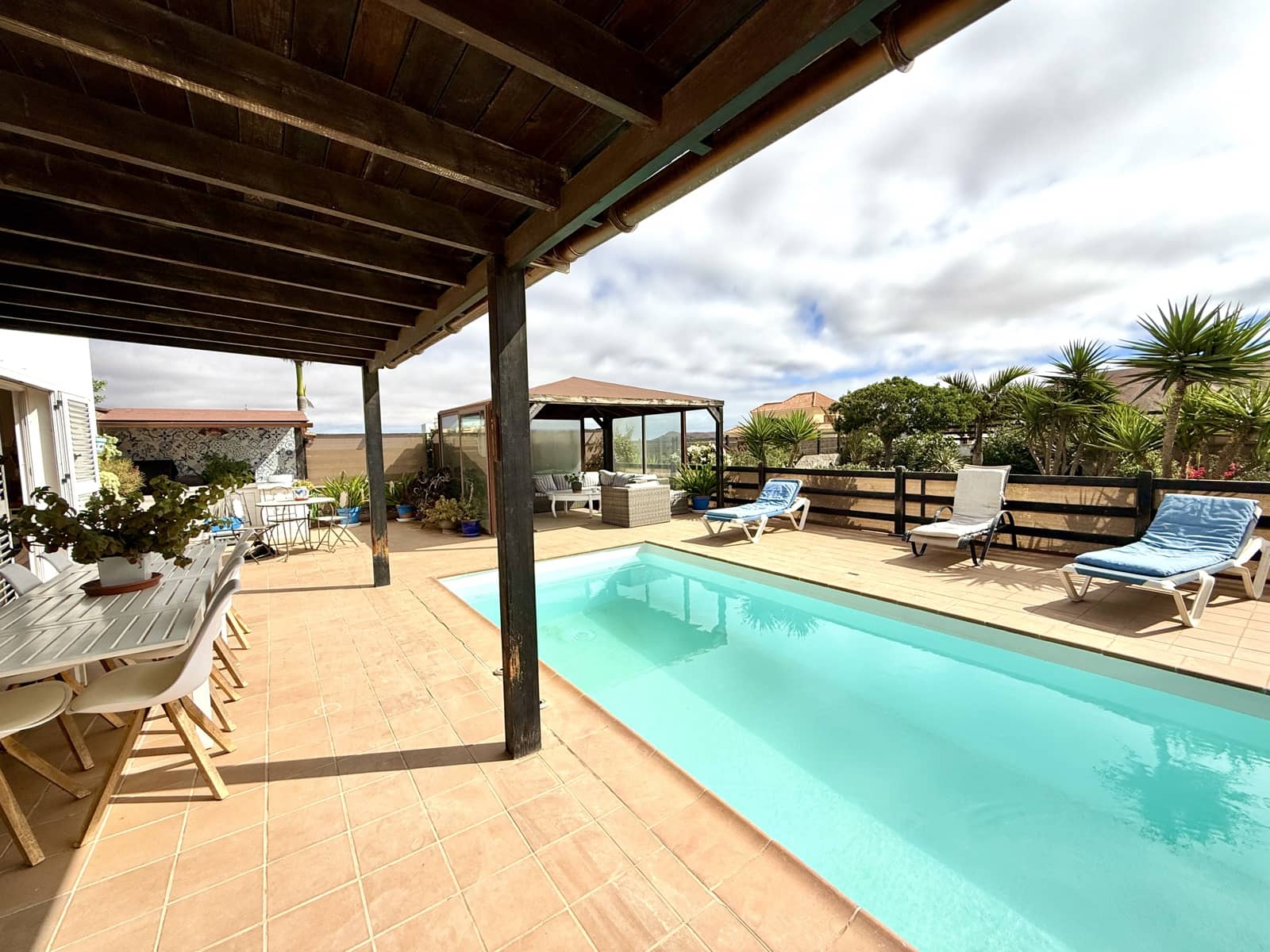 3 slaapkamer Villa te koop in Villaverde met zwembad - € 700.000 (Ref: 9332718)