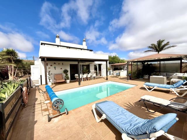 3 chambre Villa/Maison à vendre à Villaverde, La Oliva avec piscine - 700 000 € (Ref: 9332718)