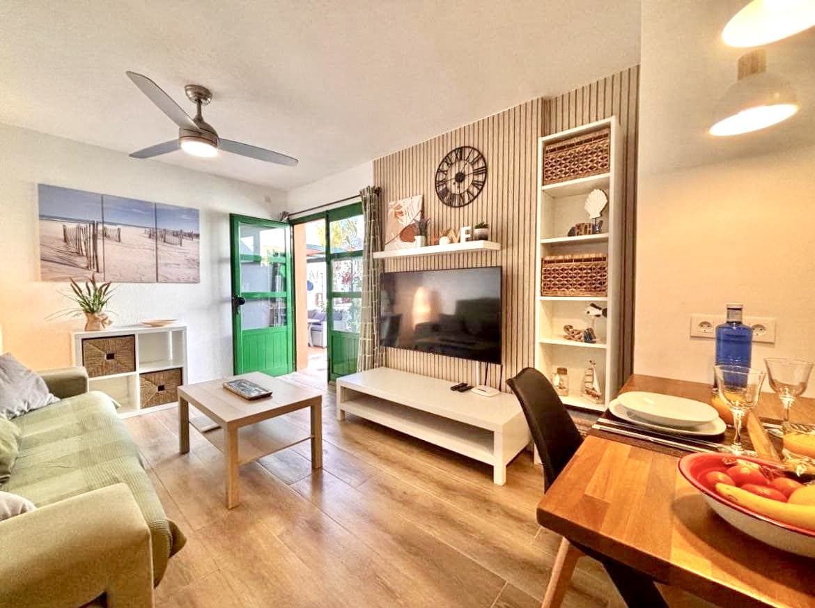 1 chambre Bungalow à vendre à Caleta de Fuste avec piscine - 179 000 € (Ref: 9343902)