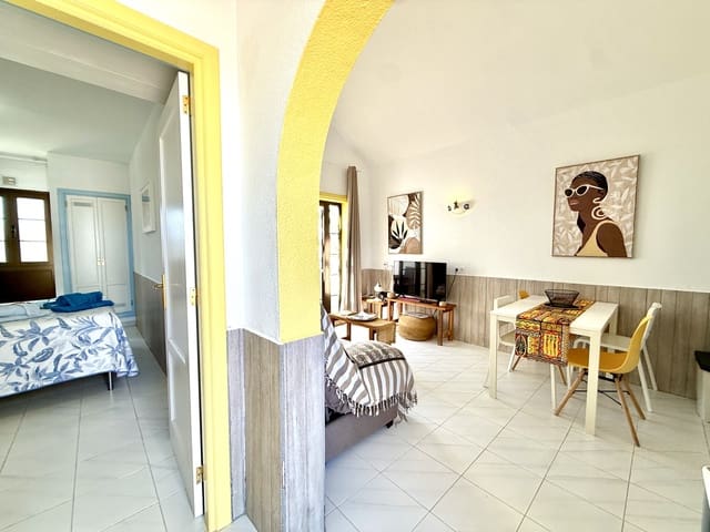 1 slaapkamer Appartement te koop in Caleta de Fuste, Antigua met zwembad - € 155.000 (Ref: 9374637)