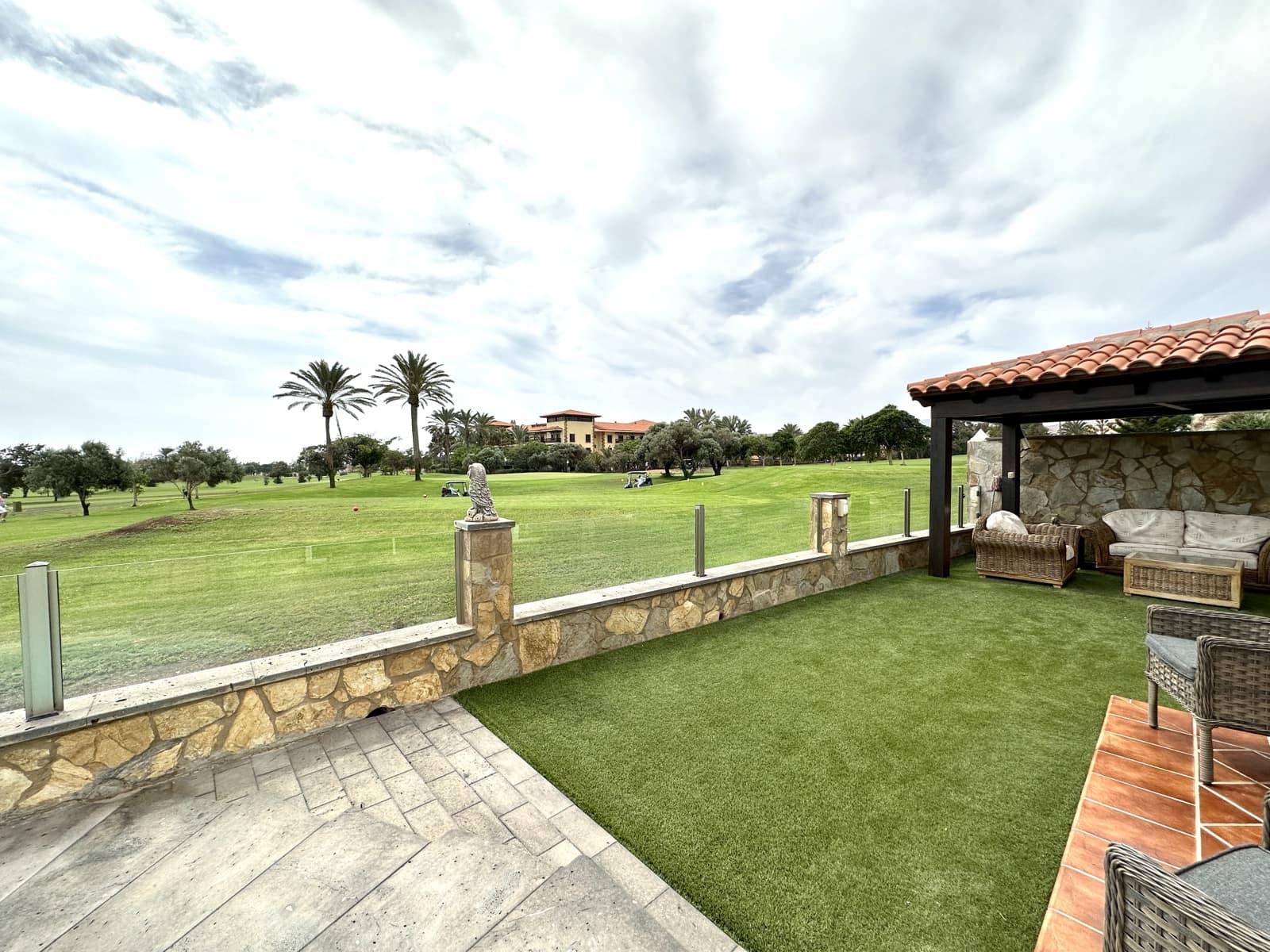 3 bedroom Villa for sale in Caleta de Fuste with pool garage - € 490,000 (Ref: 9525728)