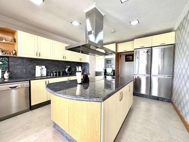 3 soveværelse Villa til salg i Caleta de Fuste, Antigua med swimmingpool garage - € 490.000 (Ref: 9525728)