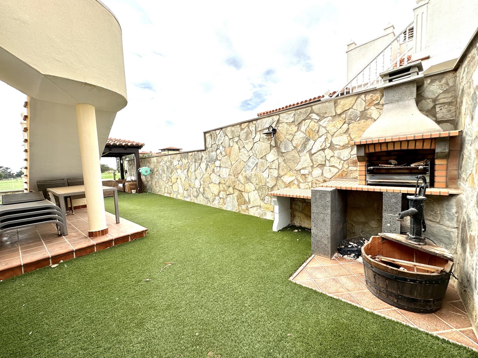 3 bedroom Villa for sale in Caleta de Fuste with pool garage - € 490,000 (Ref: 9525728)