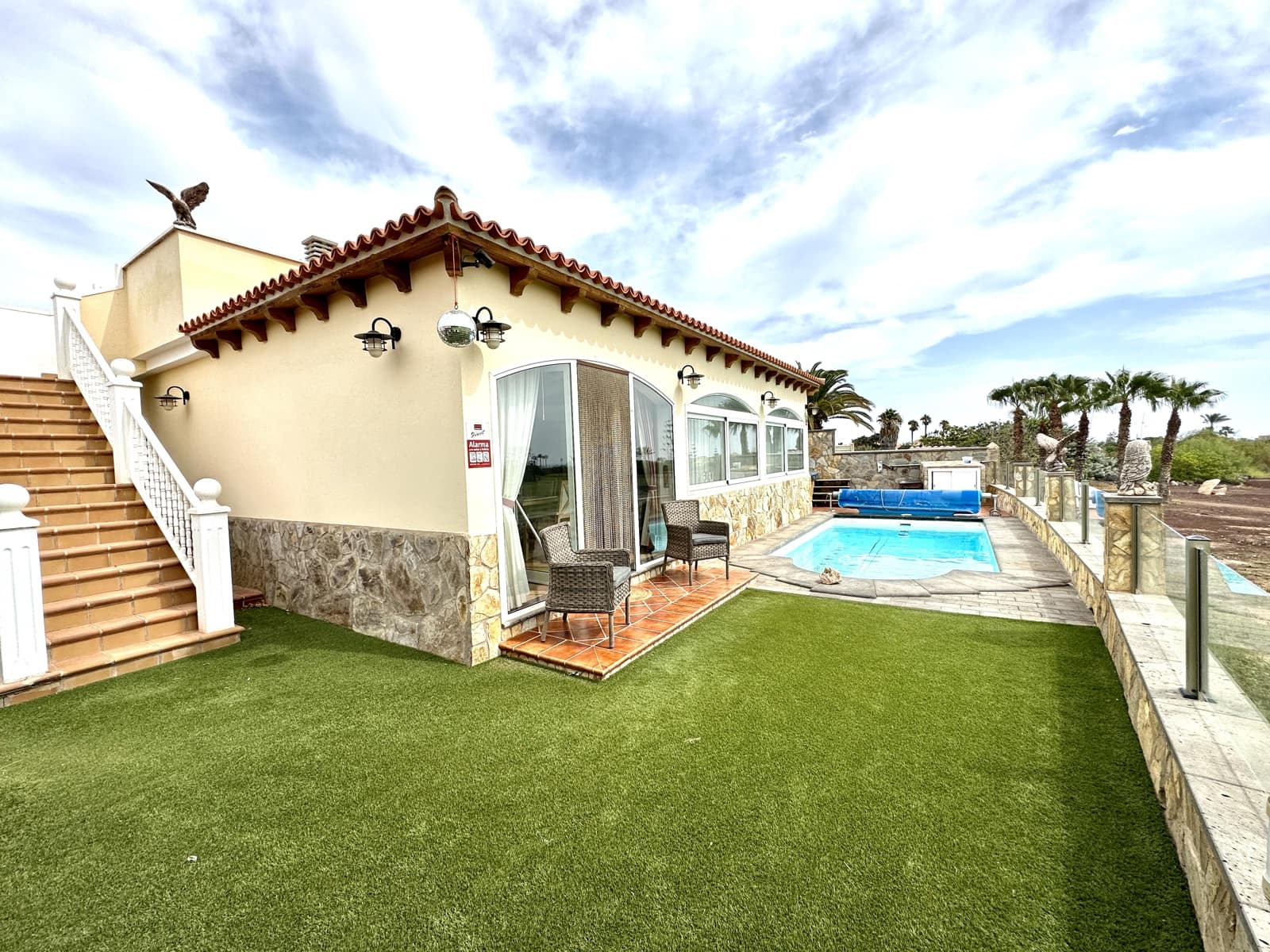 3 bedroom Villa for sale in Caleta de Fuste with pool garage - € 490,000 (Ref: 9525728)