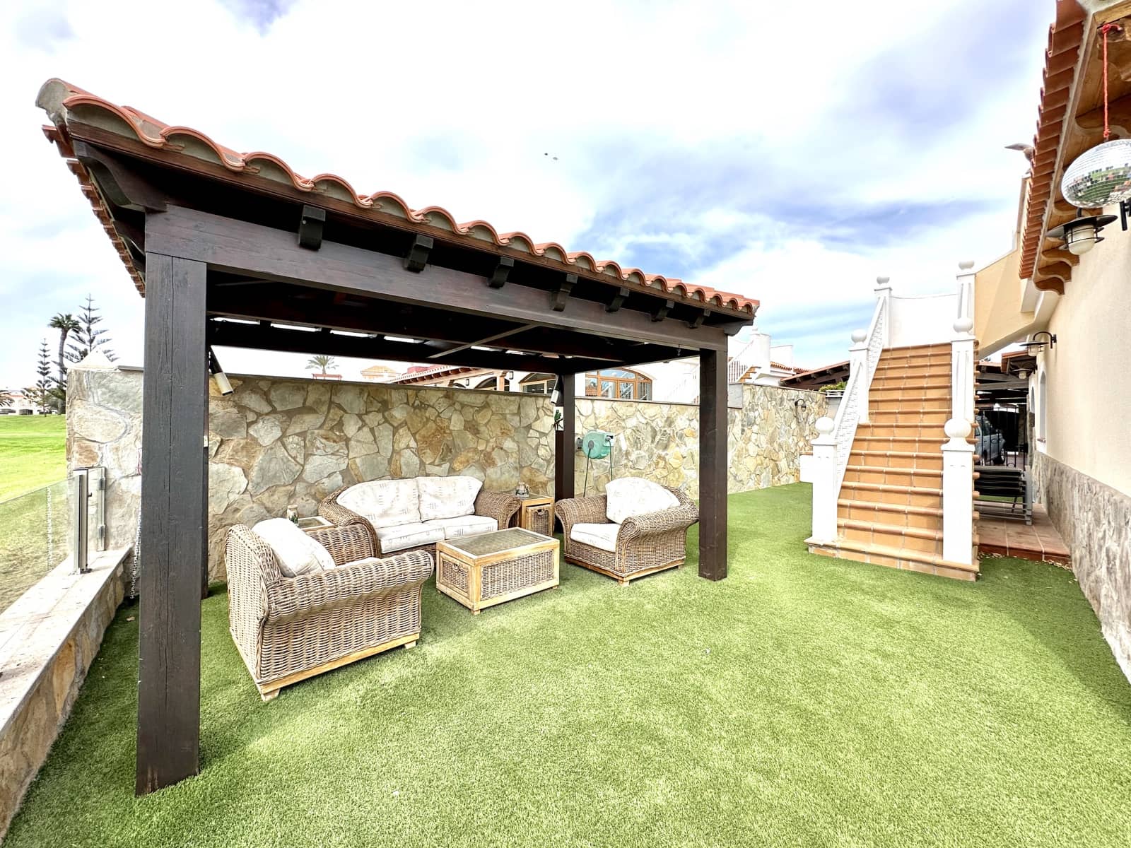 3 bedroom Villa for sale in Caleta de Fuste with pool garage - € 490,000 (Ref: 9525728)