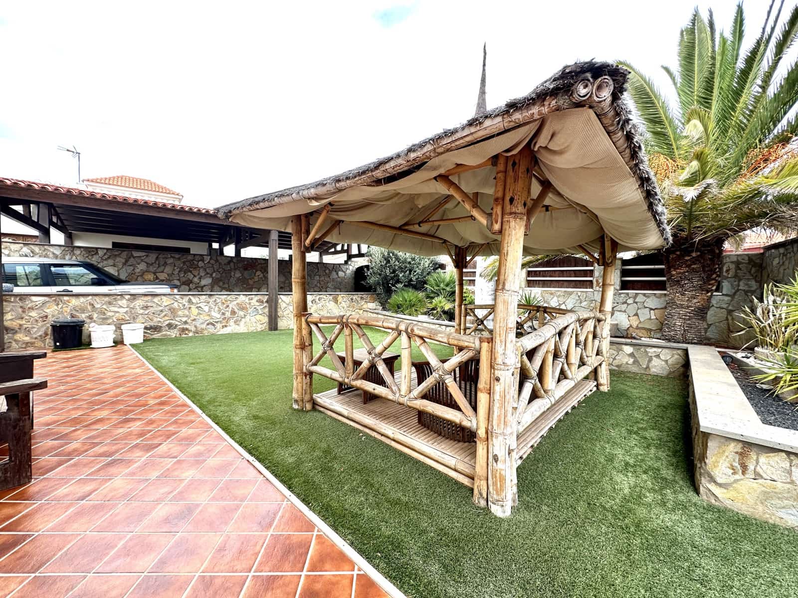 3 bedroom Villa for sale in Caleta de Fuste with pool garage - € 490,000 (Ref: 9525728)