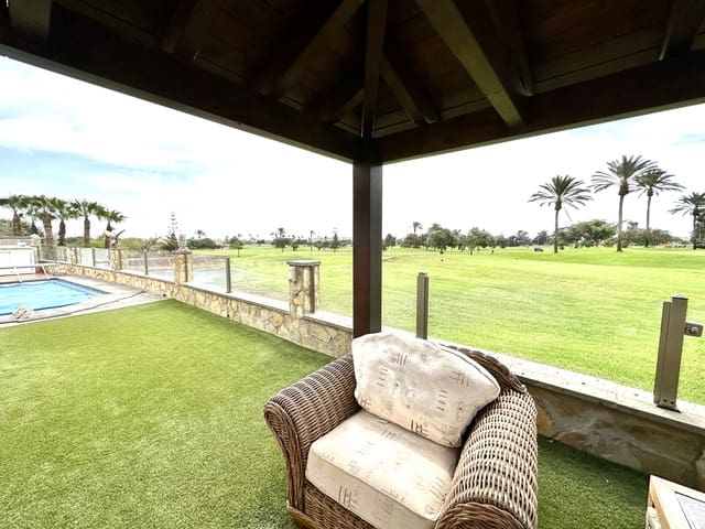 3 soveværelse Villa til salg i Caleta de Fuste, Antigua med swimmingpool garage - € 490.000 (Ref: 9525728)