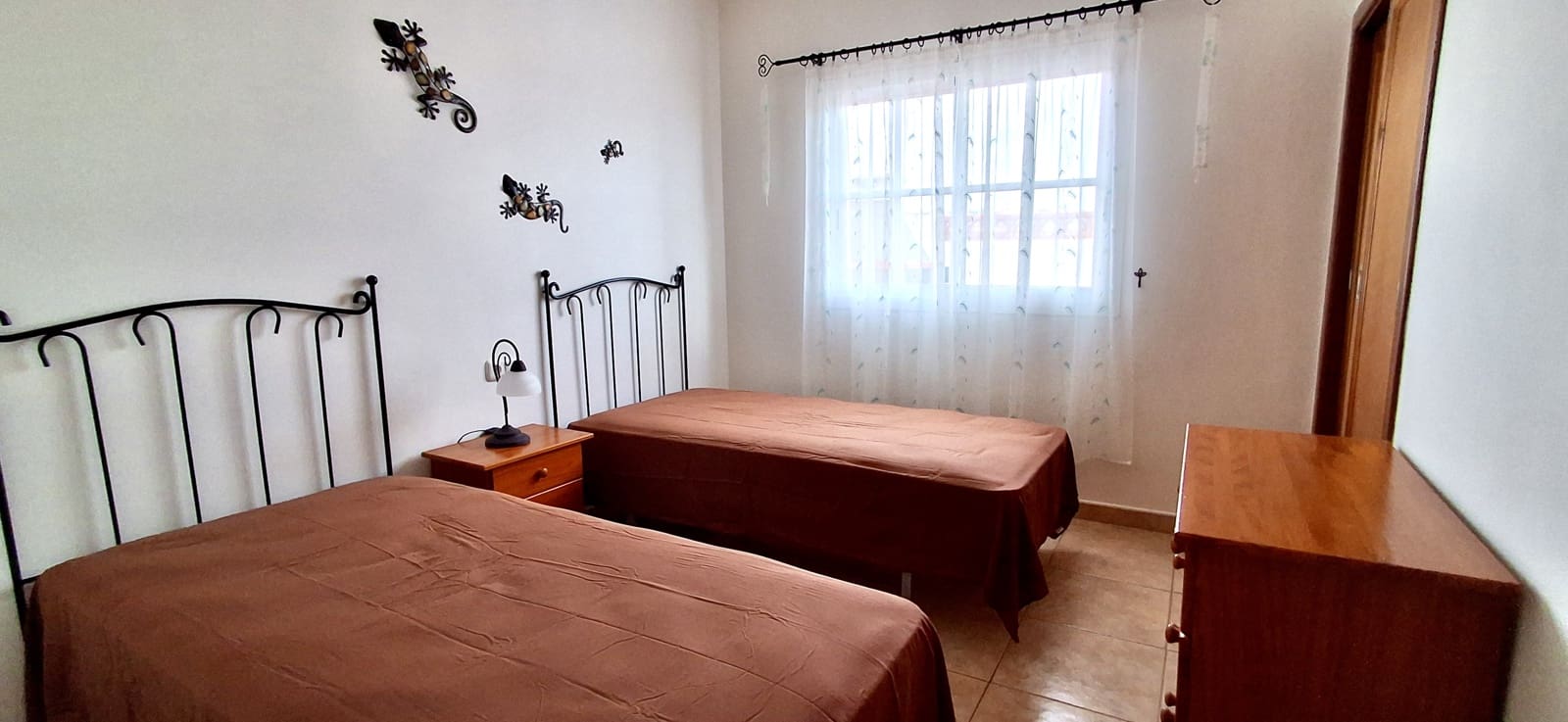 2 chambre Bungalow à vendre à Caleta de Fuste avec piscine garage - 320 000 € (Ref: 9685526)