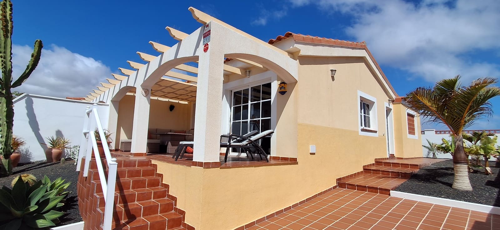 2 chambre Bungalow à vendre à Caleta de Fuste avec piscine garage - 320 000 € (Ref: 9685526)